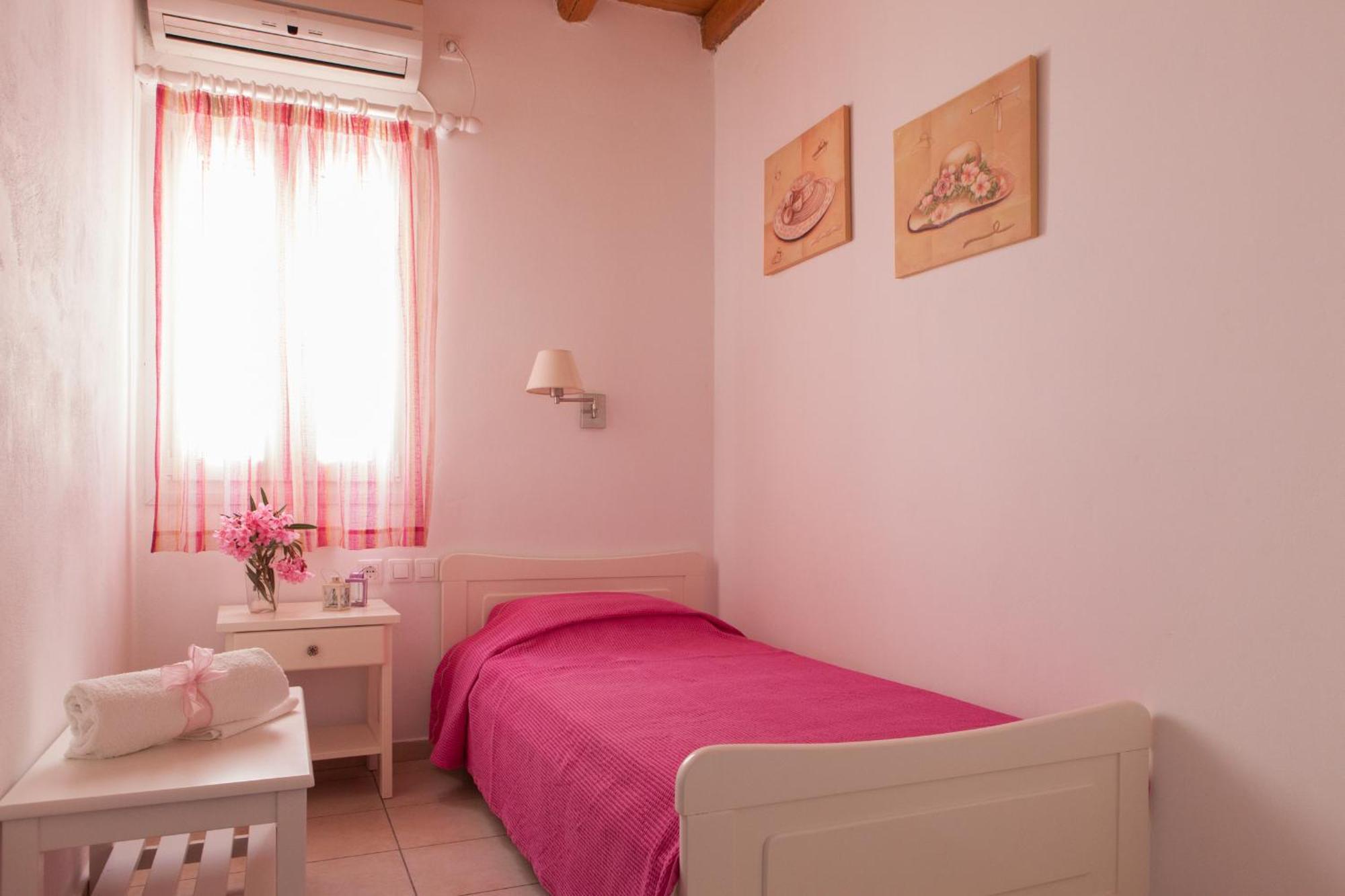 Ergina Summer Resort Antiparos Town Rum bild
